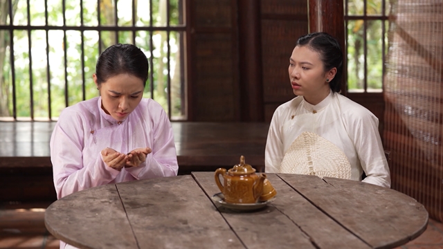 Mang tiền về cho chị, cô em út mất luôn bạn thân