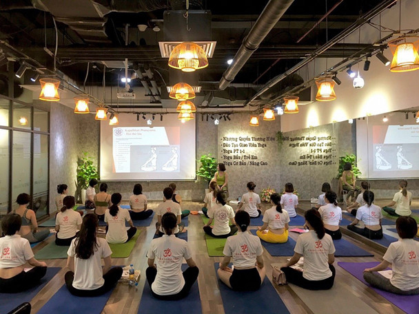 Yoga Luna Thái phát triển Thương hiệu cùng đội ngũ Giảng viên